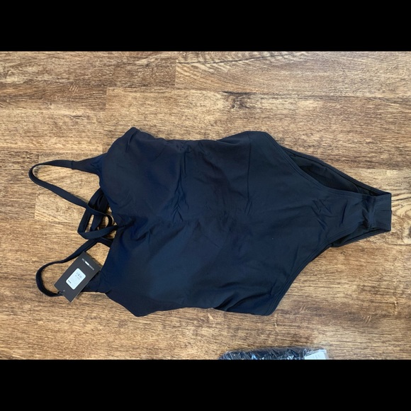 Fashionova 1 piece swimsuit - Picture 3 of 4